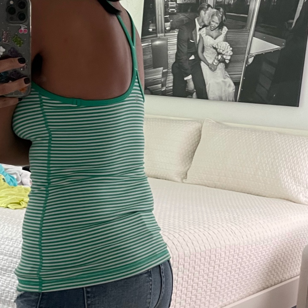 Lululemon tank • Size 4 - Picture 4 of 6